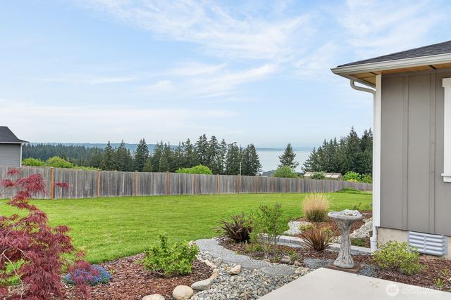 1409 Village Heights Place, Camano Island, WA 98282