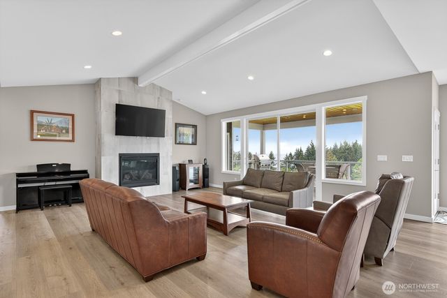 1409 Village Heights Place, Camano Island, WA 98282