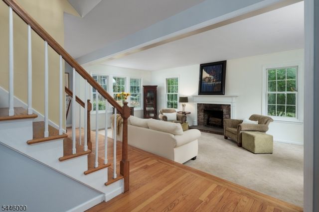 30 Montgomery Ave, Rocky Hill Boro, NJ 08553