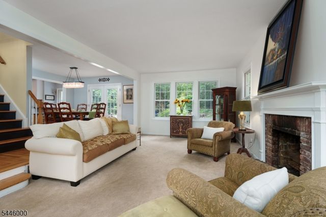 30 Montgomery Ave, Rocky Hill Boro, NJ 08553
