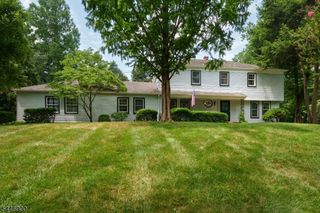 30 Montgomery Ave, Rocky Hill Boro, NJ 08553