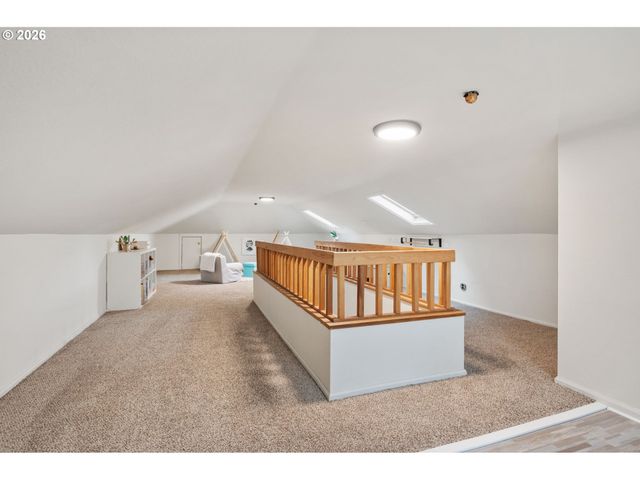 10901 S RIVERSIDE Dr, Portland, OR 97219