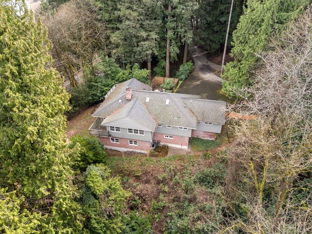 10901 S RIVERSIDE Dr, Portland, OR 97219