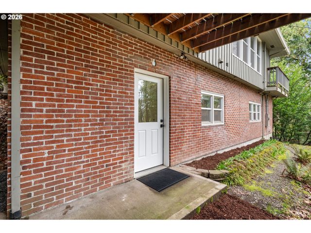 10901 S RIVERSIDE Dr, Portland, OR 97219