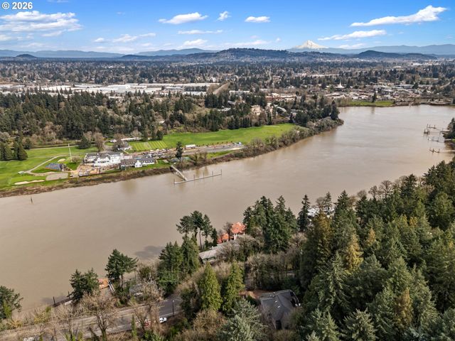 10901 S RIVERSIDE Dr, Portland, OR 97219