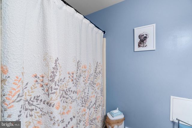 12 GARDEN LN, Hanover, PA 17331