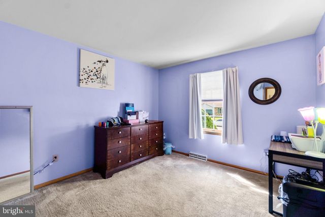 12 GARDEN LN, Hanover, PA 17331