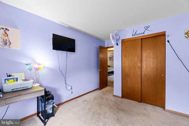 12 GARDEN LN, Hanover, PA 17331