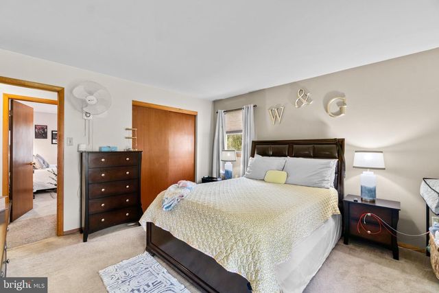 12 GARDEN LN, Hanover, PA 17331