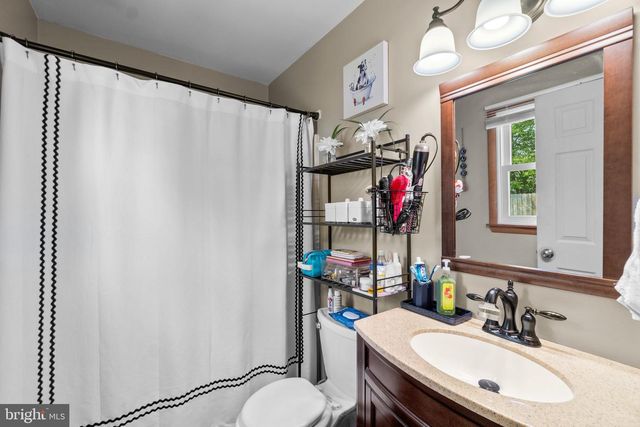 12 GARDEN LN, Hanover, PA 17331
