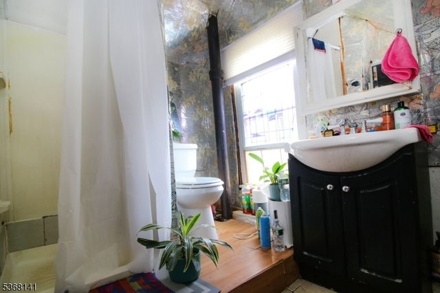 433 Highland Ave, Passaic City, NJ 07055