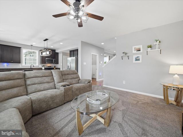 801 BRISTOL DR, Greencastle, PA 17225