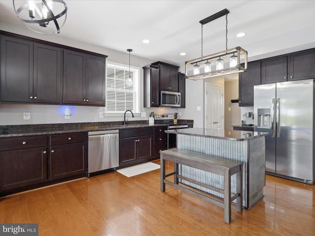 801 BRISTOL DR, Greencastle, PA 17225