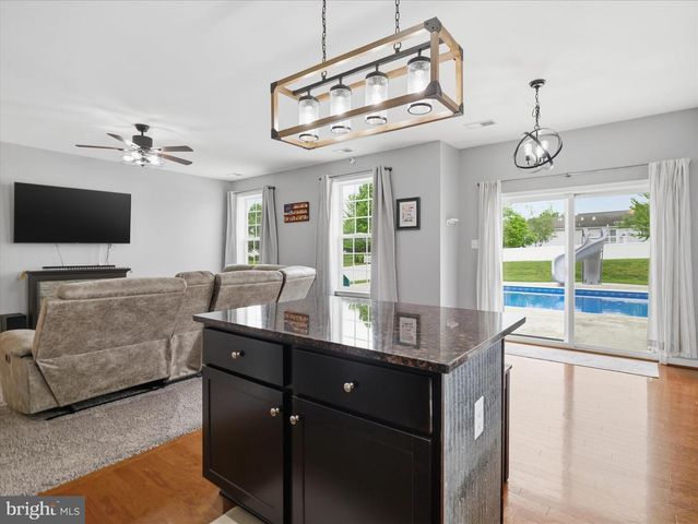 801 BRISTOL DR, Greencastle, PA 17225