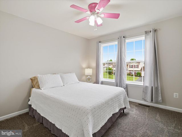 801 BRISTOL DR, Greencastle, PA 17225