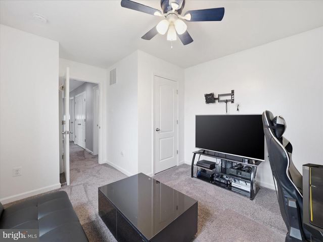 801 BRISTOL DR, Greencastle, PA 17225