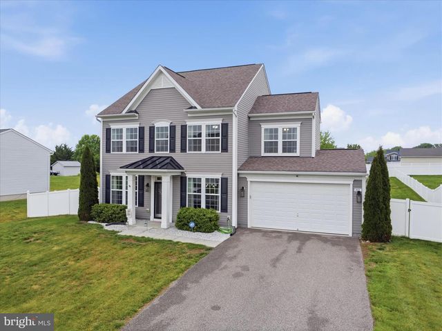801 BRISTOL DR, Greencastle, PA 17225