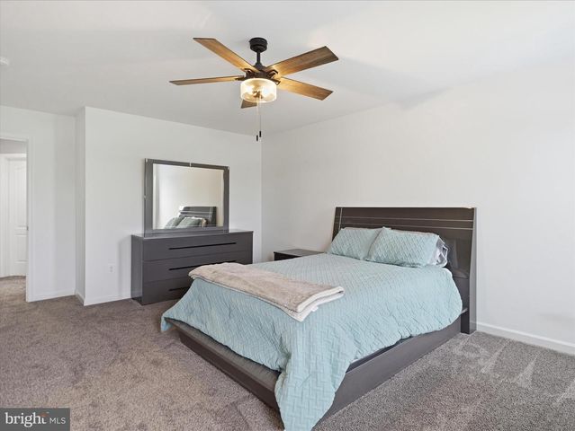 801 BRISTOL DR, Greencastle, PA 17225