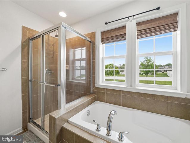 801 BRISTOL DR, Greencastle, PA 17225
