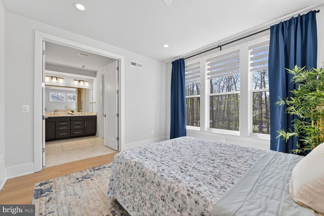 14665 BATTERY RIDGE LN, Centreville, VA 20120