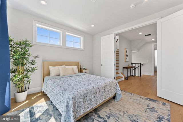 14665 BATTERY RIDGE LN, Centreville, VA 20120