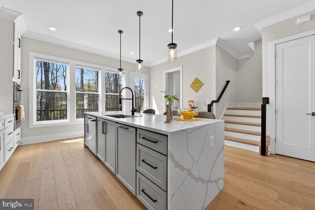 14665 BATTERY RIDGE LN, Centreville, VA 20120