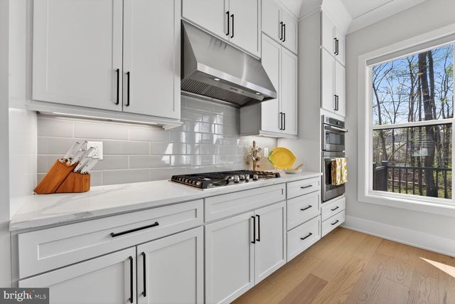 14665 BATTERY RIDGE LN, Centreville, VA 20120