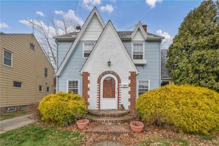 324 E 215th Street, Euclid, OH 44123