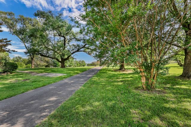 3675 Sango Rd, Clarksville, TN 37043