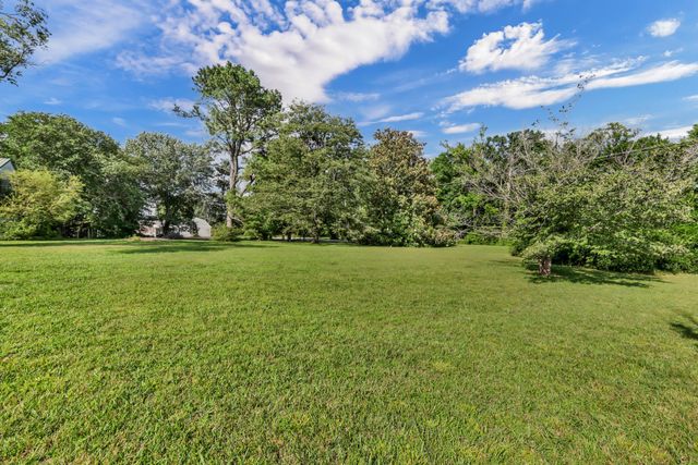 3675 Sango Rd, Clarksville, TN 37043