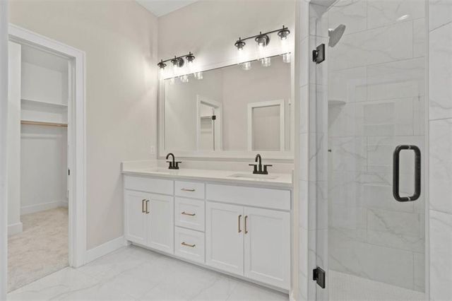 2303 SW Serena Place, Lee's Summit, MO 64082