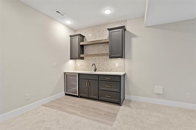 2303 SW Serena Place, Lee's Summit, MO 64082