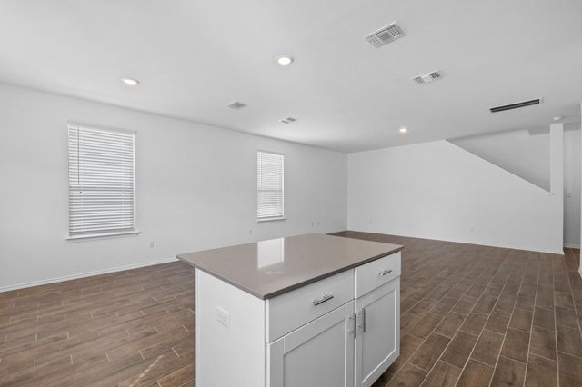 1605 Holly Lake DR, Leander, TX 78641