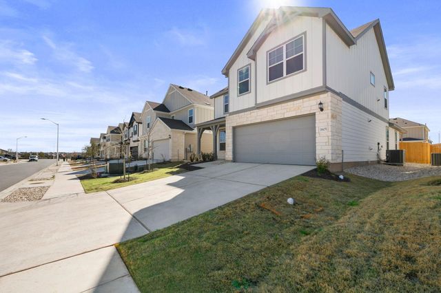 1605 Holly Lake DR, Leander, TX 78641