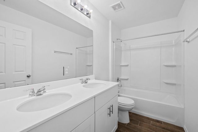 1605 Holly Lake DR, Leander, TX 78641