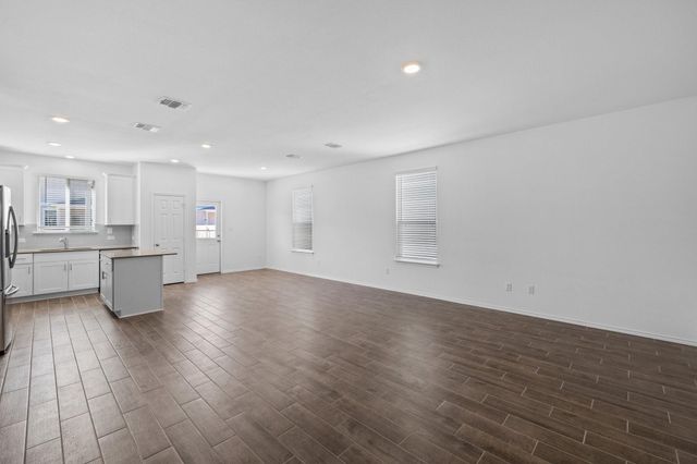 1605 Holly Lake DR, Leander, TX 78641