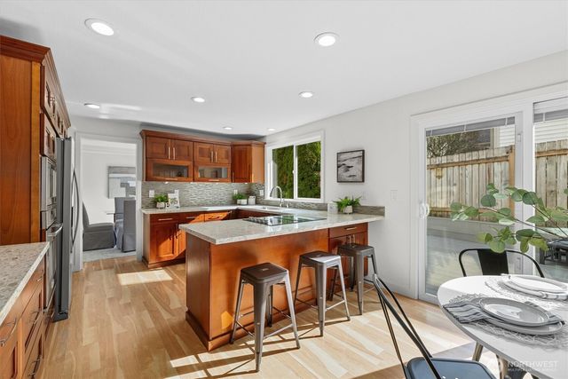 16915 NE 43rd Court, Redmond, WA 98052