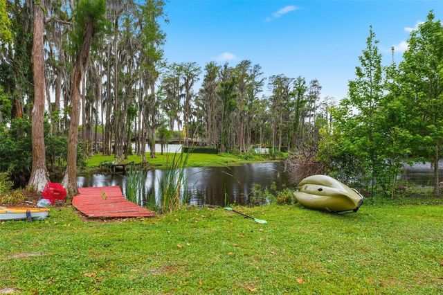 19003 CEDAR LANE, Lutz, FL 33548