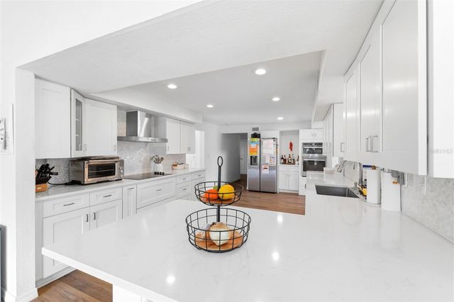 19003 CEDAR LANE, Lutz, FL 33548