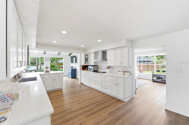 19003 CEDAR LANE, Lutz, FL 33548