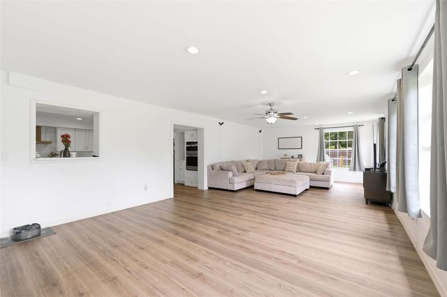 19003 CEDAR LANE, Lutz, FL 33548