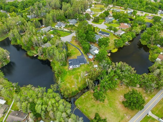 19003 CEDAR LANE, Lutz, FL 33548