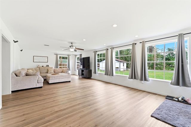 19003 CEDAR LANE, Lutz, FL 33548