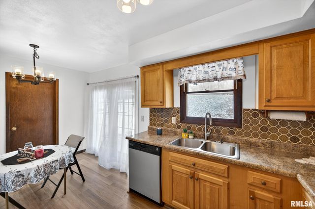 1206 TIMBER Lane, Pekin, IL 61554