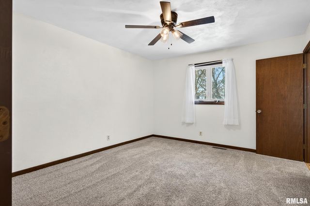 1206 TIMBER Lane, Pekin, IL 61554