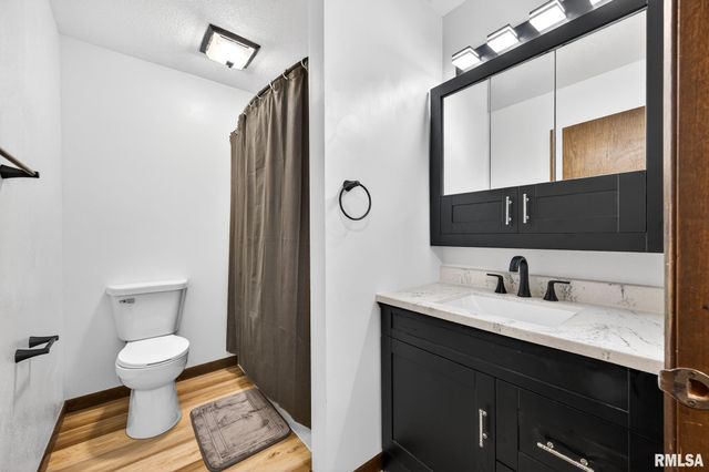 1206 TIMBER Lane, Pekin, IL 61554