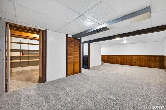 1206 TIMBER Lane, Pekin, IL 61554