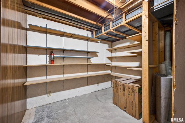 1206 TIMBER Lane, Pekin, IL 61554