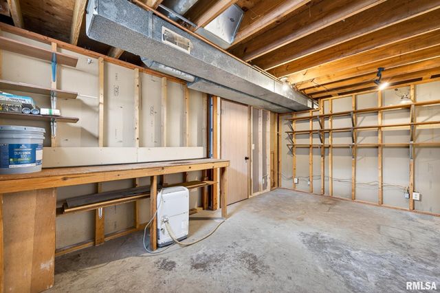 1206 TIMBER Lane, Pekin, IL 61554