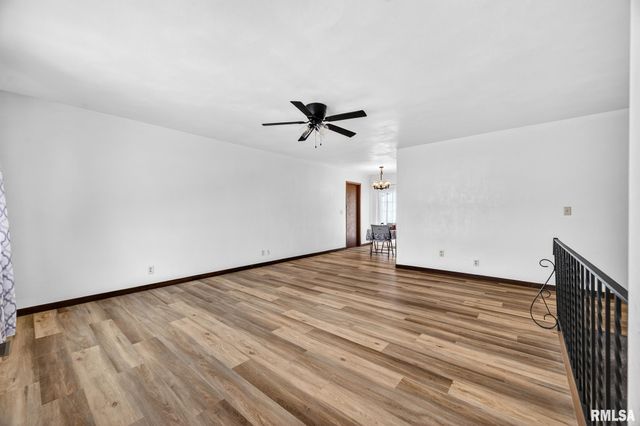 1206 TIMBER Lane, Pekin, IL 61554